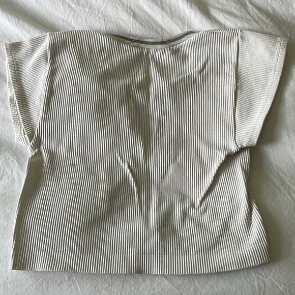 Go For Gold Top - Picture 3 of 3